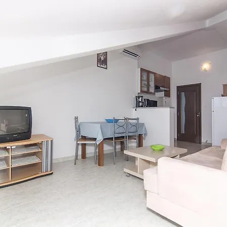 Amella 328 Appartement Pula