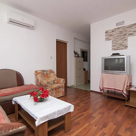 Amella 328 * Pula
