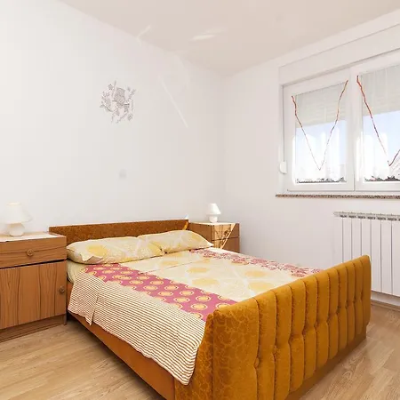 Amella 328 *