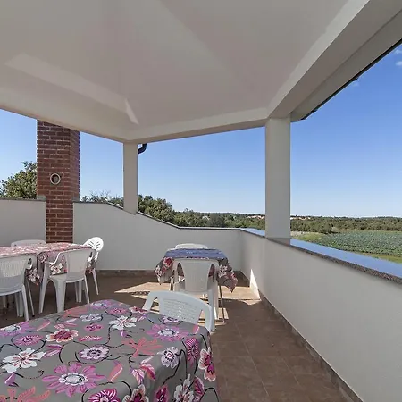 Appartement Amella 328 Pula